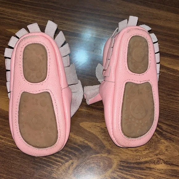 Hongteya (Amazon) baby girls pink moccasins size 4 - Picture 6 of 9